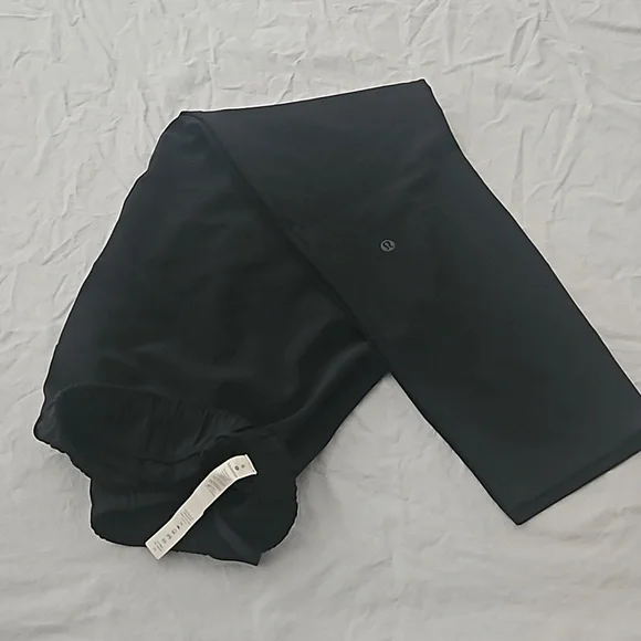 lululemon On the Fly 7/8 Pants Black - Picture 2 of 5